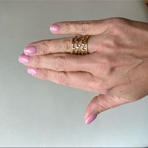 Tory Burch size 7 ring